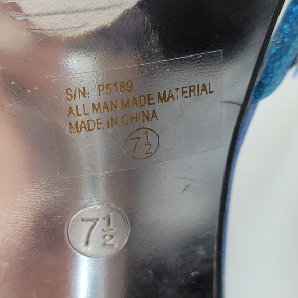 NWOT Elegant Blue and Silver Heels - Picture 9 of 11